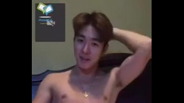 คลิปโป๊ดาราเกาหลี หลุดหนุ่มเกย์เกาหลีน่าตาคล้าย ซอฮาจูน กำลังโชว์เสียวโชว์ควยใหญ่เกย์หล่อหุ่นดีเกย์ไทยเกาหลีชอบเพียบทวิตเกย์เเชร์