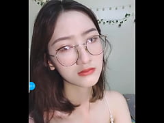 bigolive 18+ น้องไอซ์ไลท์สด โชว์นมตอนอาบน้ำนมเป็นนมนมโคตรเเม่ใหญ่เลยแถมยังทำหน้าเสียวอีกน่าเย็ดจริงๆาสาวสวยไลฟ์สดโชว์เสียว