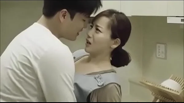 หนังโป๊เกาหลี เย็ดแม่บ้านในครัว ไม่รู้มันไปโดนตัวไหนมาเงี่ยนขนาดนี้ จับแม่เย็ดคาห้องครัว คาชุดเลย