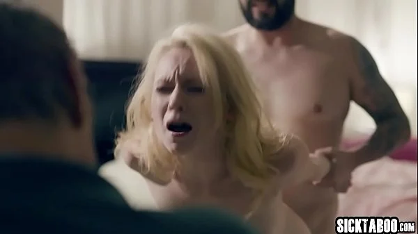 หนังโป๊ฝรั่งใหม่ๆ เปิดประตูห้องไปเจอเมียนอนเย็ดกับหัวหน้าตัวเอง โครตเจ็บใจเลย