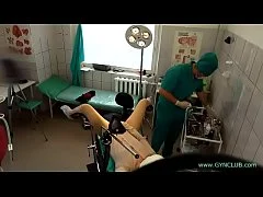 คลิปโป๊ แอบถ่าย ตั้งกล้องในห้องตรวจภายใน คนไข้นอนถ่างหี แล้วให้หมอใช้นิ้วขยี้เม็ดแตด