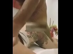 คลิปหลุด แอบถ่าย ทั้งเมาทั้งเงี่ยนลากมาเย็ดในห้องน้ำ เด้าไปอ๊วกไปฟินเลยมึง