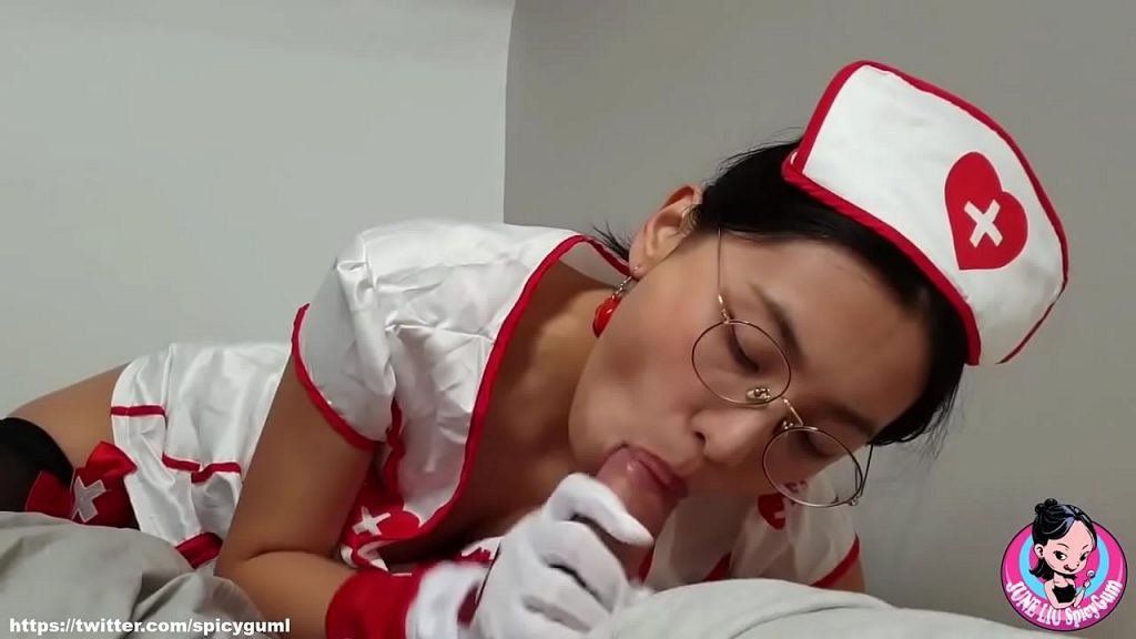 thai porn หนังโป๊ไทยใช่ชุดพยาบาลอมควยให้แฟนที่เป็นฝรั่งxxxควยยาวมากเย็ดสุดมันส์