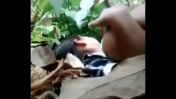 แรงงานเมียนมาเงี่ยน หนีตำรวจไปเกี่ยวเบ็ดช่วยตัวเองในป่าแล้วเอาคลิปมาขาย 500 บาท