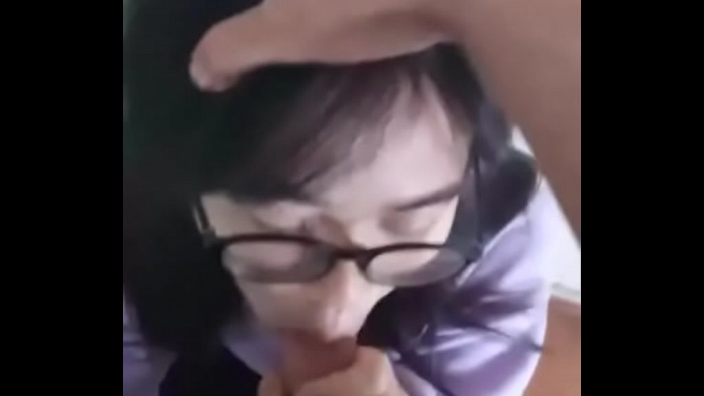 น้องนักศึกษาน่ารักมาก ไลฟ์แก้ผ้าโชว์นมใหญ่ขาวหัวนมชมพู สุดๆเลยคนนี้ น่าเย็ดมาก