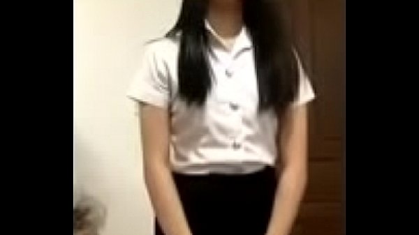 หลุดนักศึกษาไลฟ์สดกลุ่มลับ18+โชว์เสียวร่องนมยั่วเย็ดมากอีนี่ต้องโดนรุมโทรมถึงจะหายร่าน