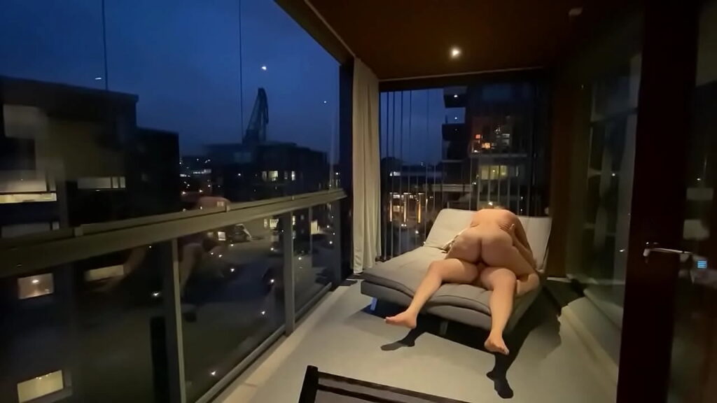 คลิปหลุดในที่ทำงาน รุมเย็ดผู้จัดการสาวใหญ่ ผัวไม่ยอมเย็ดเลยแบ่งให้น้องๆรองสักหน่อย