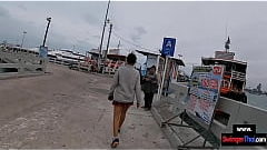 คู่รักสาวไทยกับชาวต่างชาติ นั้งเรือไปเย็ดกันที่เกาะล้านพัทยา เย็ดกลางแจ้งริมมะเล