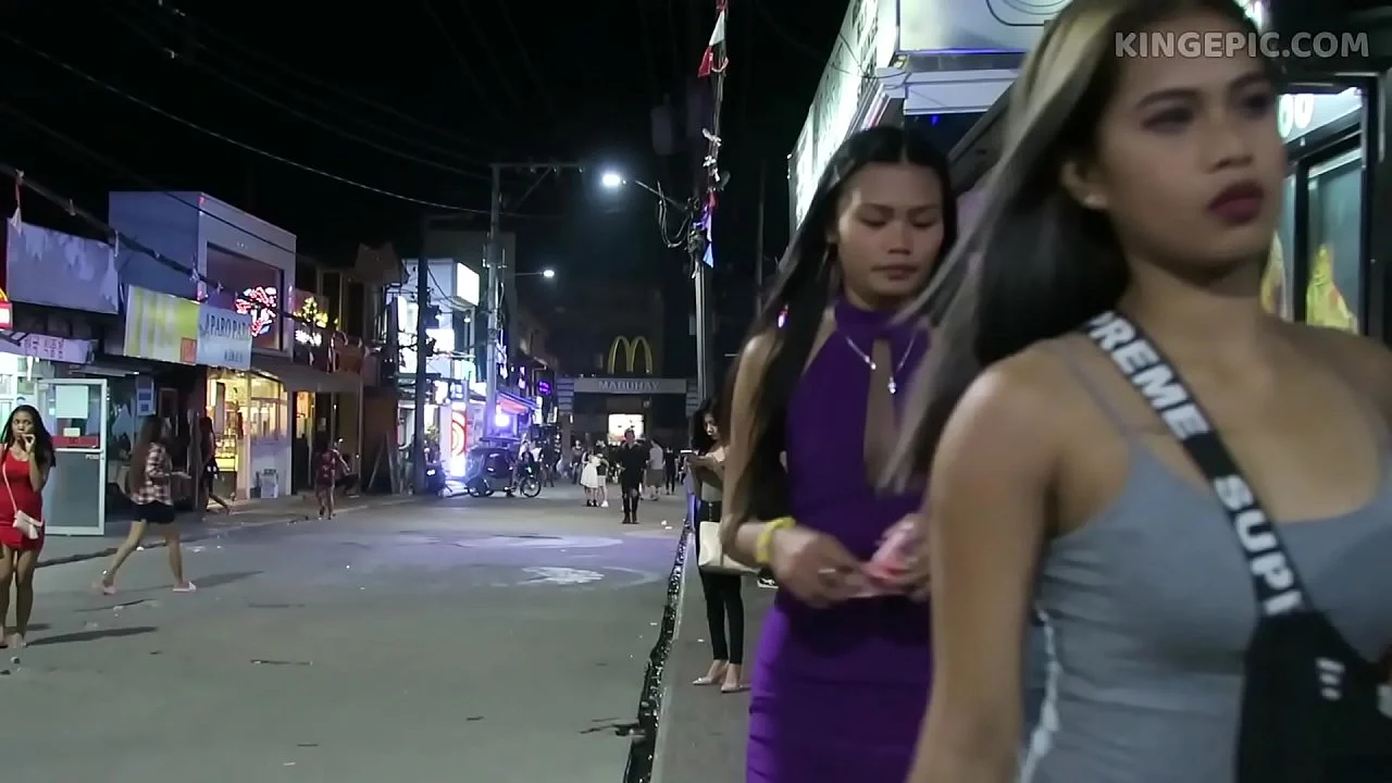 คิดถึงบรรยากาศเดินเที่ยวกระหรี่ที่พัทยา เอาคลิปย้อนเวลามาให้ดู ให้หายคิดถึง