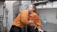 โป๊เกาหลี พนักงานร้านอาหารสาวสวย กับผู้จัดการร้านไปเอาเย็ดกันxxxที่ห้องเก็บของ