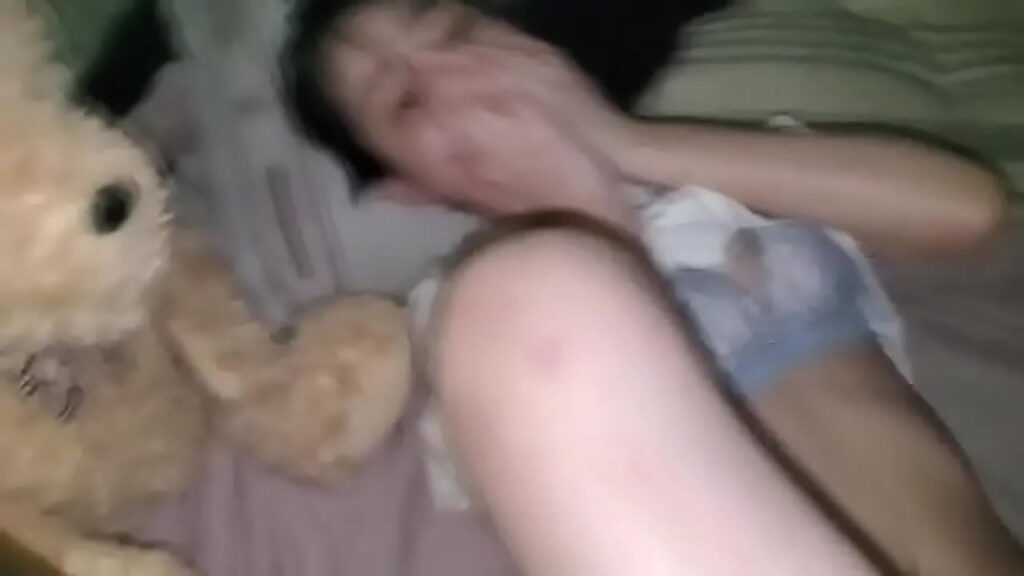 ทางบ้านxxxนอนดูคลิปโป๊จนเงี่ยน ให้แฟนเย็ดบีบนมเต้าใหญ่ เย็ดสดในมุ้งแนวบ้านๆ