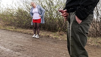 xxxฝรั่ง หนุ่มโรคจิตรยืนชักว่าข้างถนนให้ป้าหุ่นอวบดู ชักไปมาจนควยแข็ง ไปดูสิ่งที่ป้าทำว่าจะทำอย่างไรกับชายคนนี้