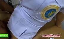 คลิปหลุดดูฟรี นางพยาบาลโรงพยาบาลลำปาง อย่างร่านเลย พักเที่ยงแต่ไปเนียนในห้องครัว เย็ดกับเจ้าหน้าที่ท
