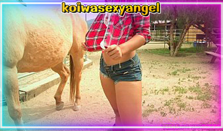 Porn Free หนังโป๊ฝรั่งเย็ดกันในคอกม้า ลูกสาวชาวสวน Cowgirls จะไปเย็ดม้าแต่โดนลูกจ้างในฟาร์มจับเย็ดในคอก