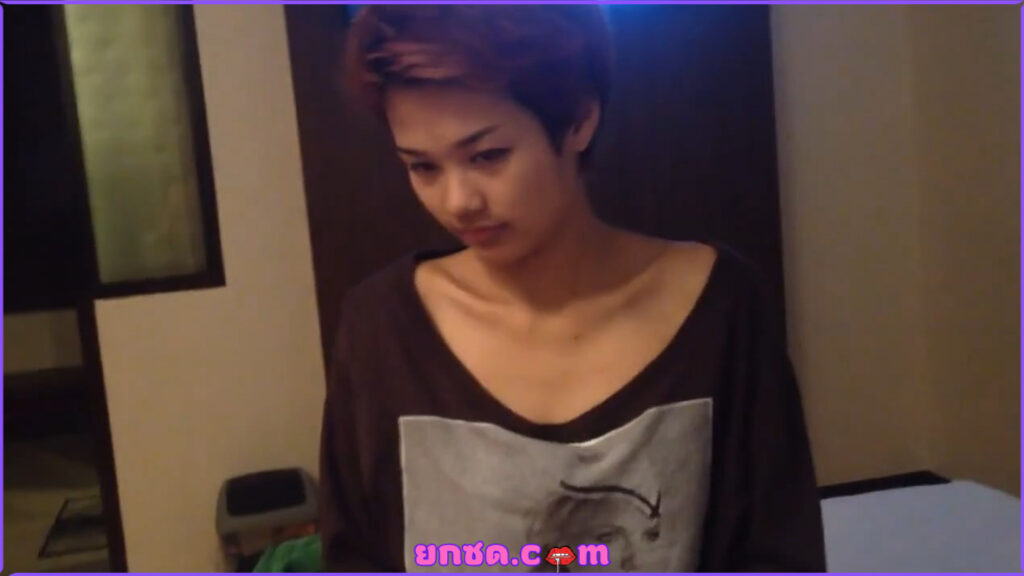 คลิปหลุดบ้านๆ เย็ดทอมของจริง หาดูยาก 18+ สาวทรงทอมผมสั้นอยากลองควยเพื่อนหนุ่ม อมให้สุดโคน ใส่ถุงให้แล้วให้จัดท่าหมาเข้าเต็มลำ